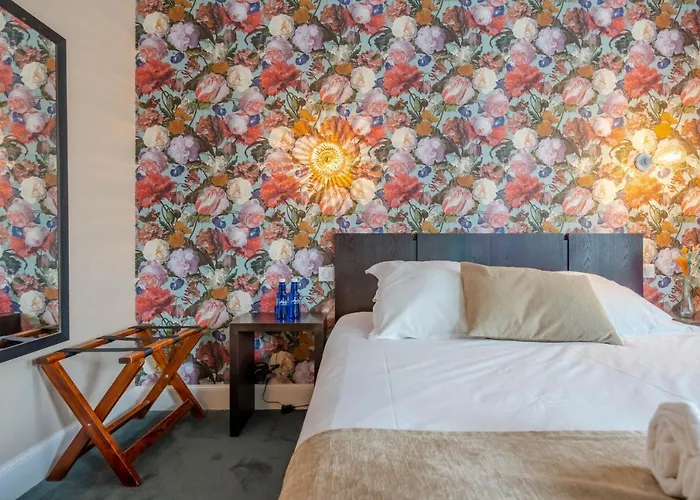 Ama Hotel